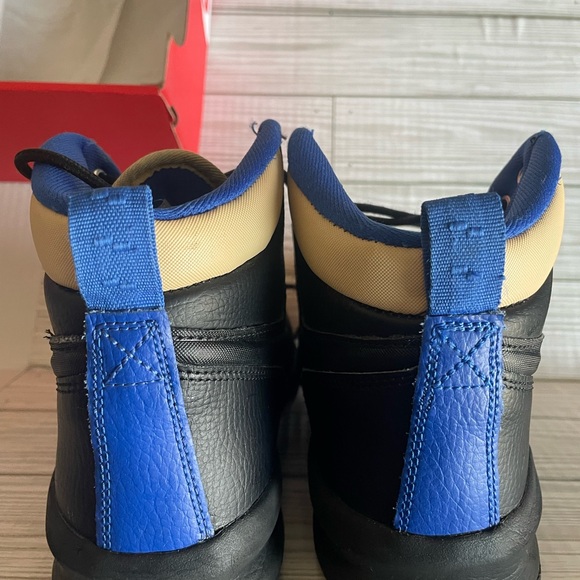 Boys Nike Boots - Picture 7 of 13